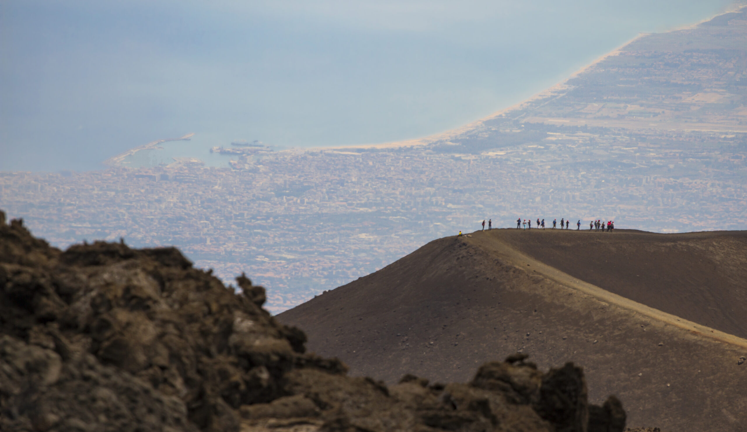 The largest secondary crater of Etna (video) ⋆ Red Etna Excursions